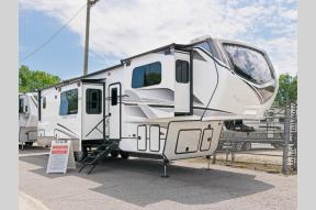 Used 2024 Keystone RV Montana 3761FL Photo