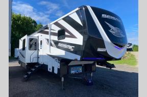 New 2025 Jayco Seismic 399 Photo