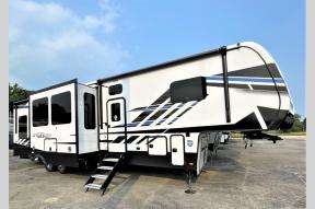 Used 2023 Keystone RV Fuzion 373 Photo