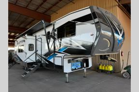 New 2025 Eclipse Attitude Platinum 39A15G Photo