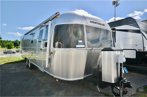 Used 2017 Airstream RV Classic 30 Photo