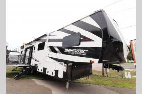 New 2024 Jayco Seismic Luxury Series 4113 Photo