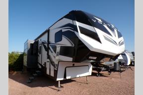 Used 2023 Dutchmen RV Voltage 4015 Photo