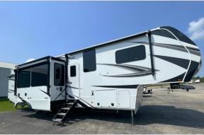 New 2025 Grand Design Solitude 391DL Photo