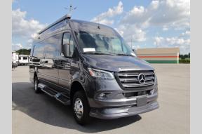 New 2025 OGV Luxury Coach V-RV 5RLA Photo