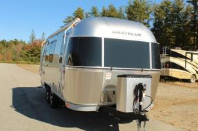 New 2025 Airstream Trade Wind 23FBT Photo