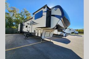 Used 2017 Keystone RV Montana High Country 375FL Photo