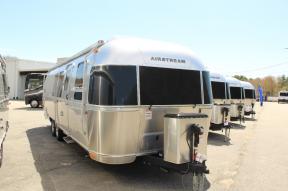 New 2025 Airstream Flying Cloud 30FBBT Photo