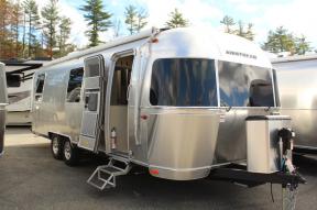 New 2025 Airstream Flying Cloud 28RBQ Photo