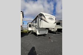 Used 2019 Heartland Bighorn 32RS Photo
