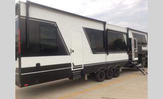 New 2025 Brinkley Model G 4000 Photo