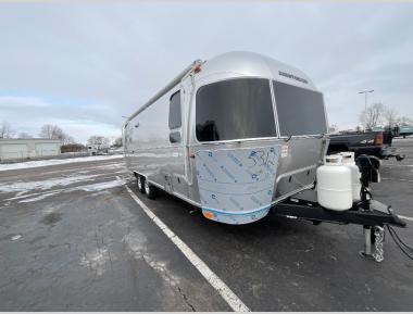 2025 Airstream Flying Cloud 25FBT Exterior