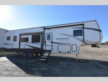 UNIT DISPLAYIG STOCK PHOTOS, CONFIRM OPTIONS WITH CAMPERS INN RV LOUISVILLE 812-282-7718