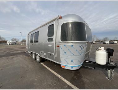 2025 Airstream Flying Cloud 23FBT Exterior