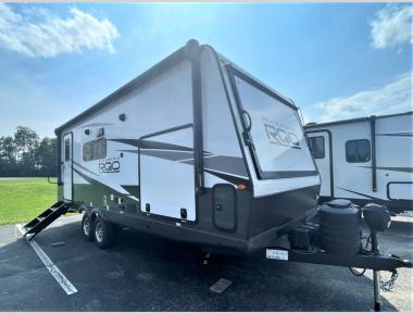 UNIT DISPLAYIG STOCK PHOTOS, CONFIRM OPTIONS WITH CAMPERS INN RV LOUISVILLE 812-282-7718