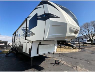 2019 Dutchmen Voltage 3705 Exterior
