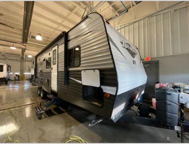 2018 Forest River Avenger 27DBS Exterior