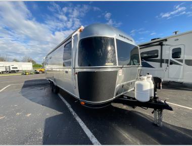 2025 Airstream Flying Cloud 27FBQ Exterior