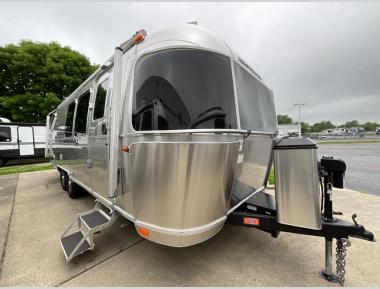 2024 Airstream Pottery Barn 28RBT Exterior