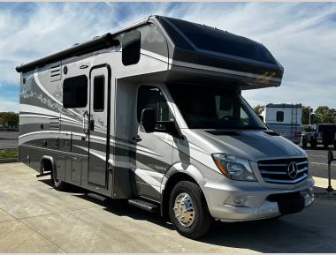 Used 2019 Dynamax Isata 3 24FW Exterior