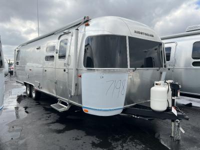 International 30RBQ Exterior