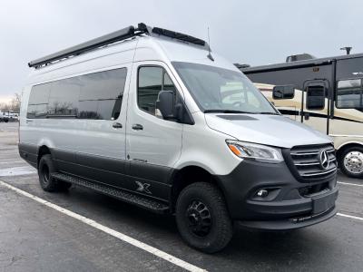 International 24X-e Exterior