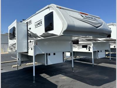 Lance 855S Exterior