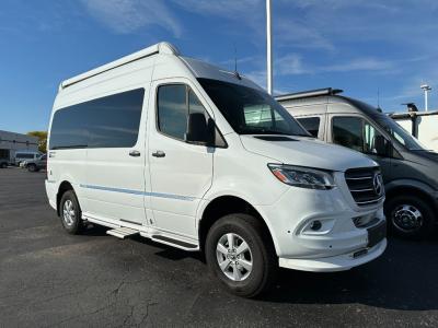 Interstate M-19E Exterior