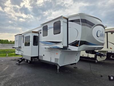 Palomino Columbus 388FK Exterior