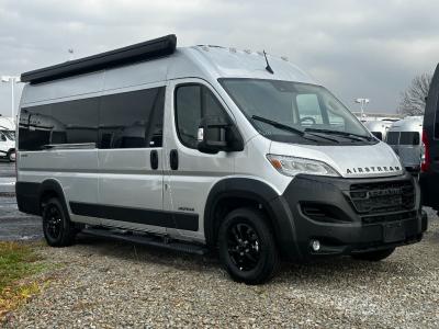 2026 Airstream Rangeline RGN Exterior