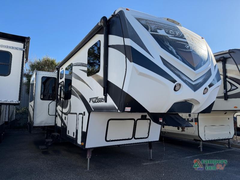 RV listing image