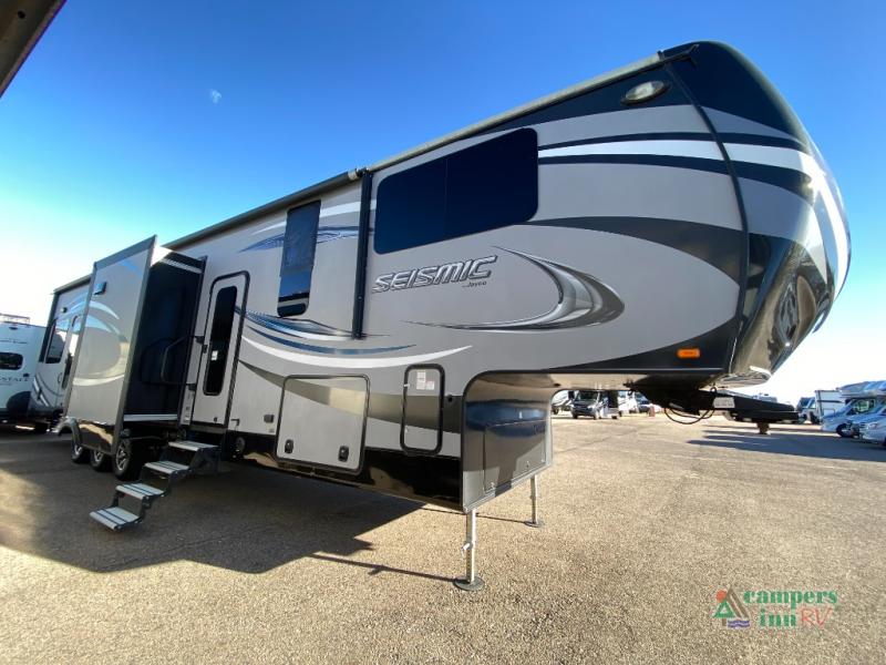 RV listing image