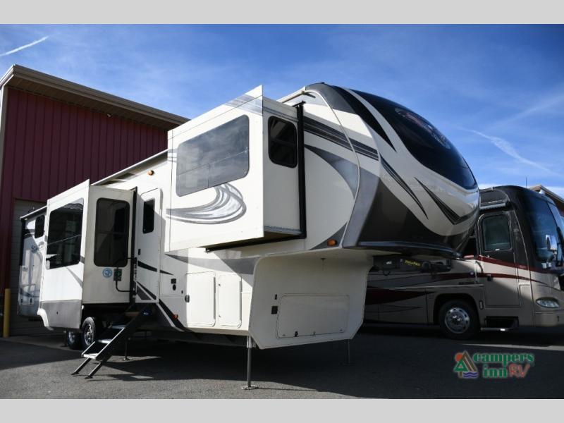 RV listing image