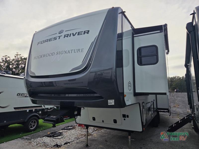 RV listing image