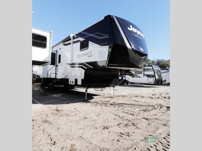 RV listing image