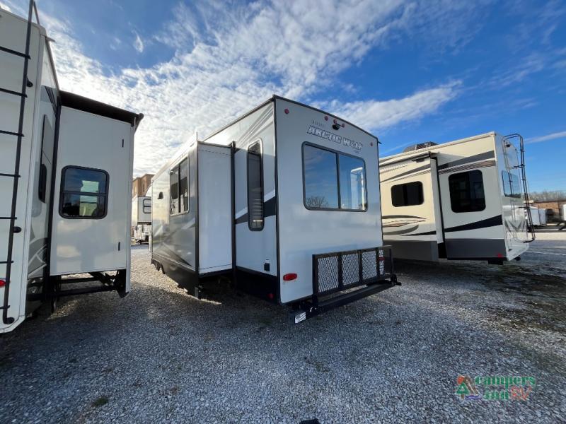 RV listing image