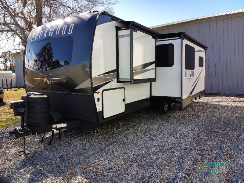 RV listing image