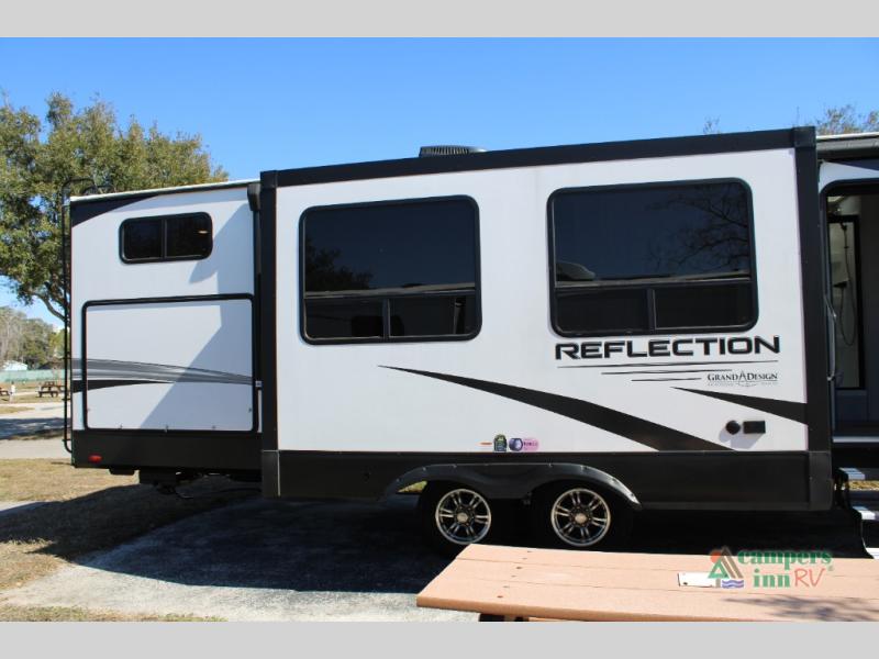 RV listing image