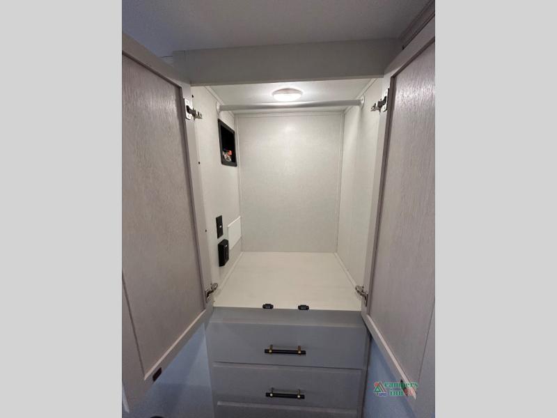 Dutchmen RV Astoria Image