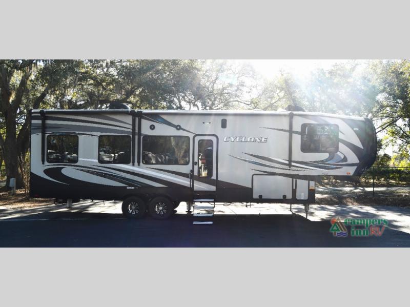 RV listing image
