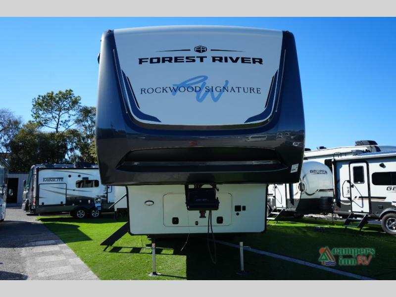RV listing image