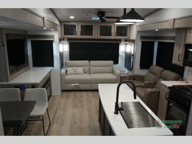 RV listing image
