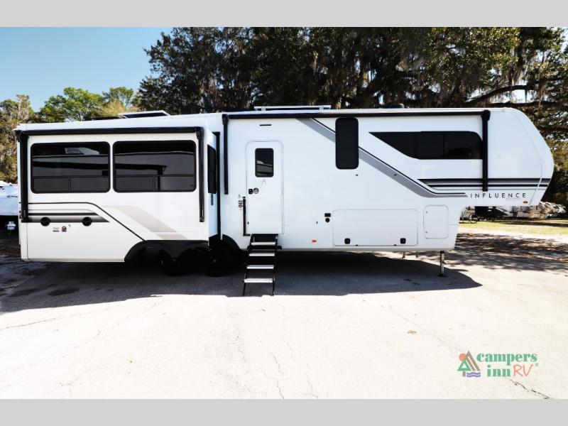 RV listing image