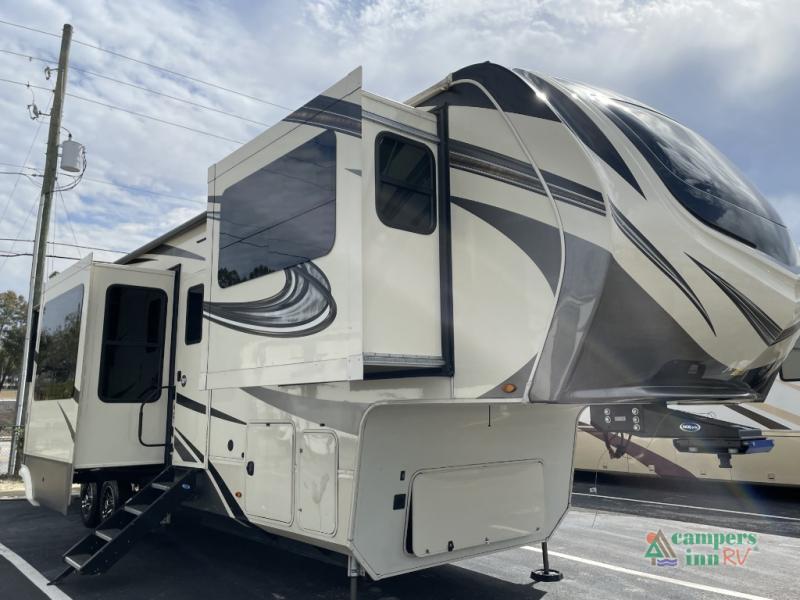 RV listing image