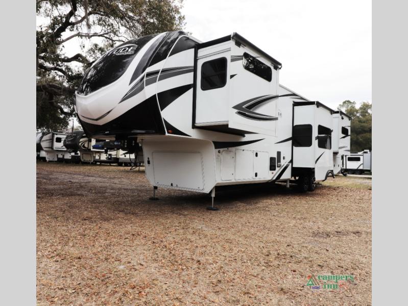 RV listing image