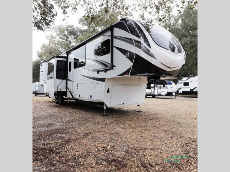 RV listing image