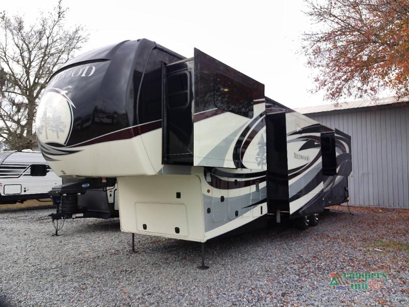 RV listing image