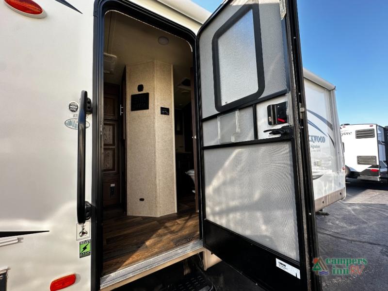 RV listing image