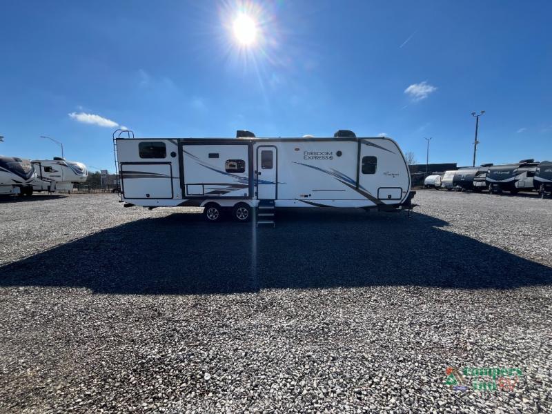 RV listing image