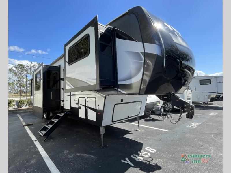 RV listing image